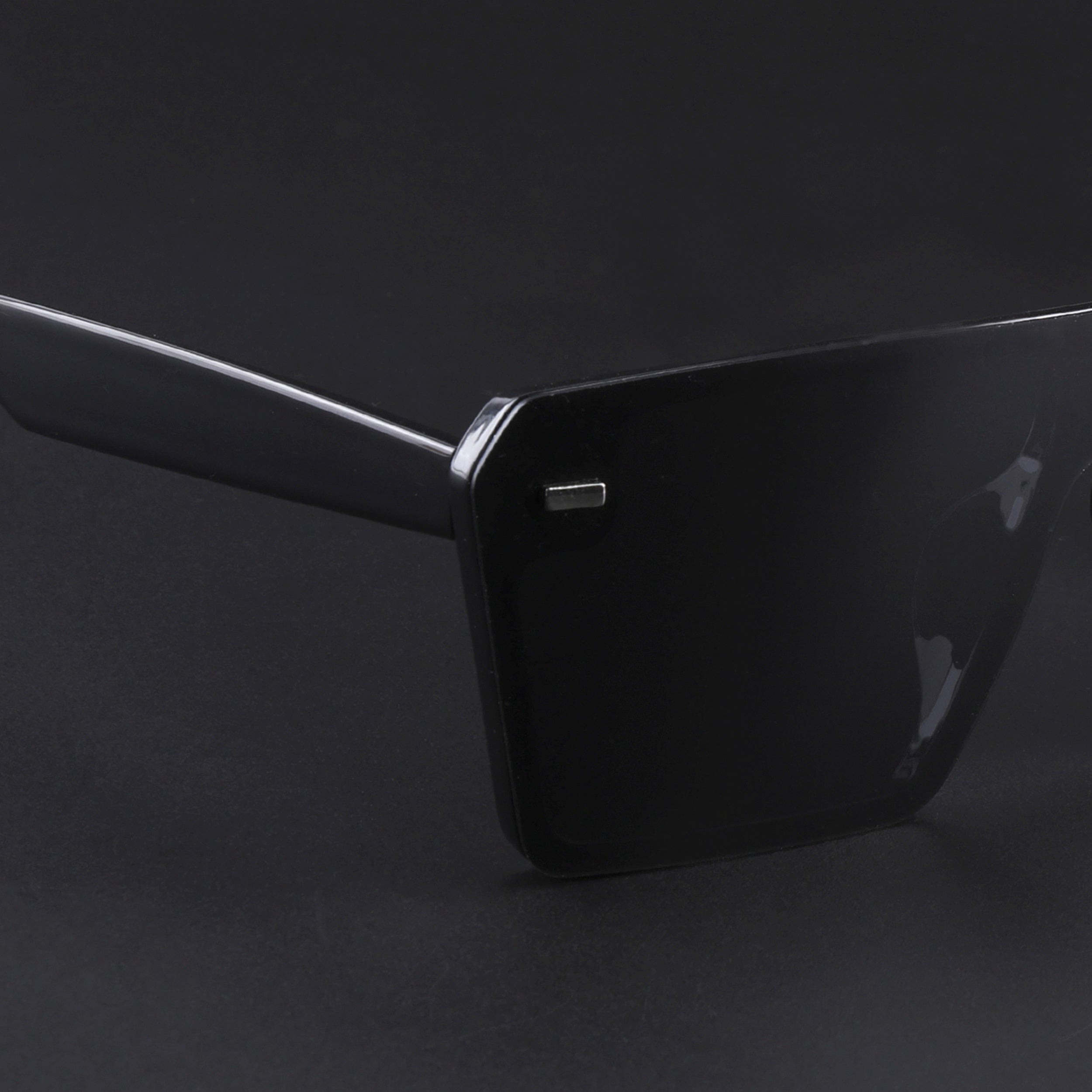 illume | Shine Black Polarized Wayfarer Sunglasses - PMG3970