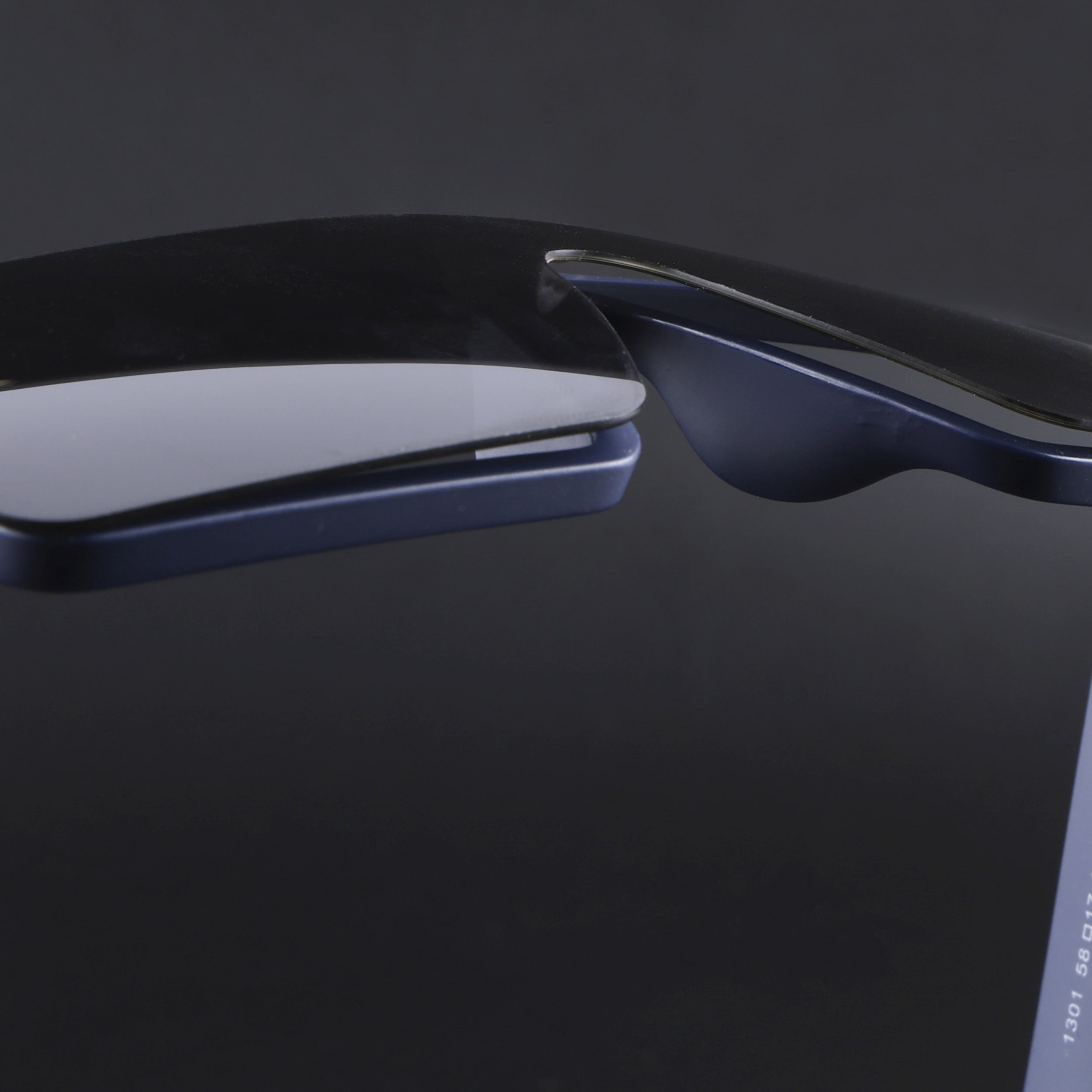 illume | Blue And Black Polarized Wayfarer Sunglasses - PMG3971