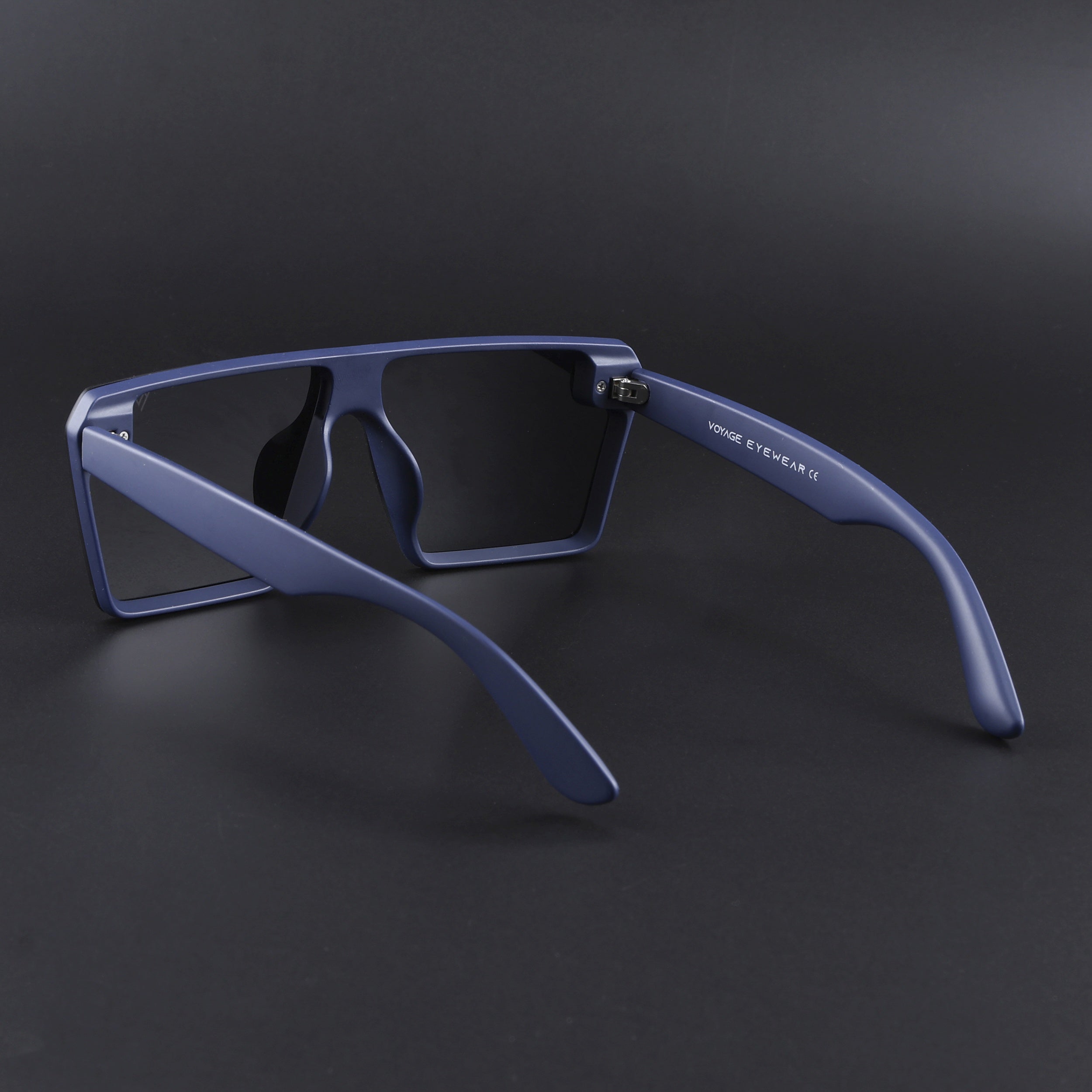 illume | Blue And Black Polarized Wayfarer Sunglasses - PMG3971