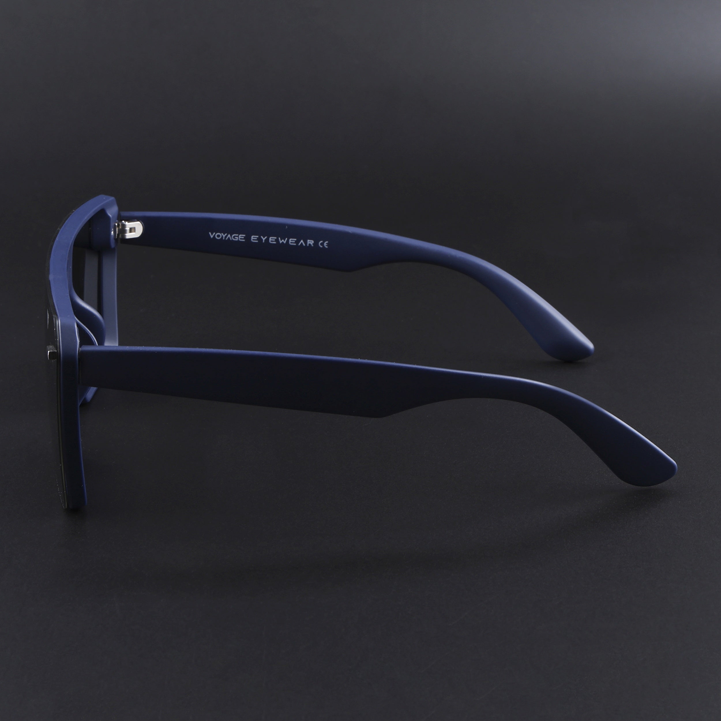 illume | Blue And Black Polarized Wayfarer Sunglasses - PMG3971