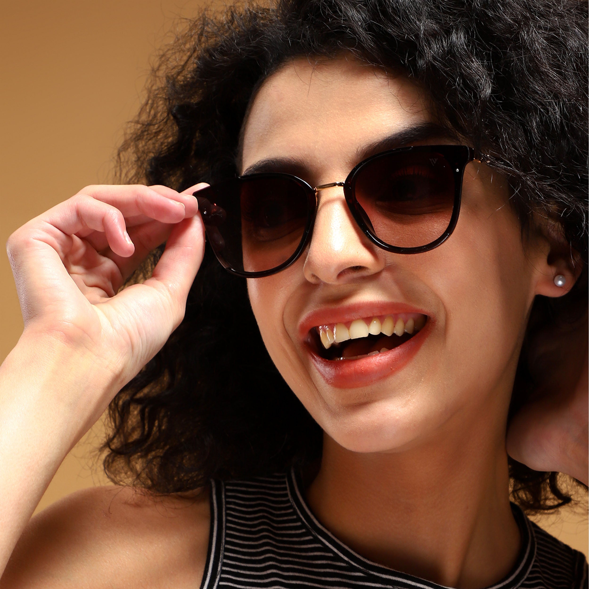 Vixen | Brown Cateye Sunglasses MG3176