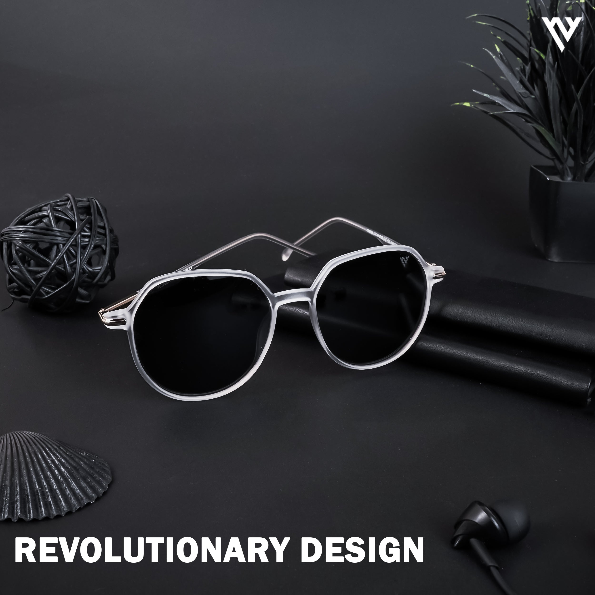 Grit | Transparent Polarized Round Sunglasses (TR8068PMG4298)