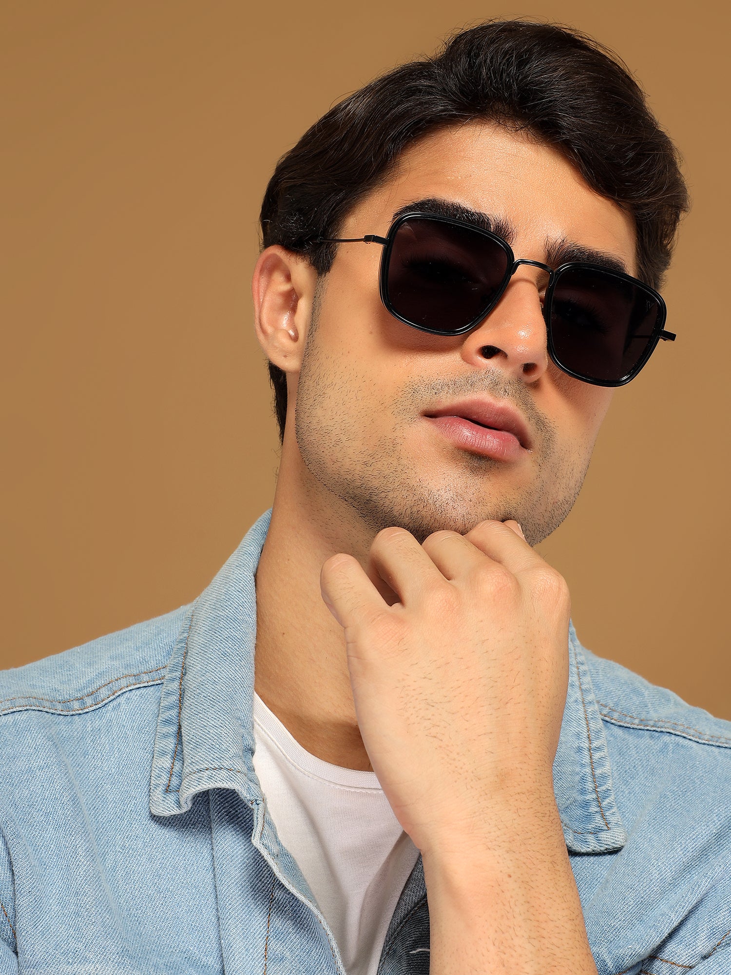 Rogue | Retro Square Black Sunglasses MG2968