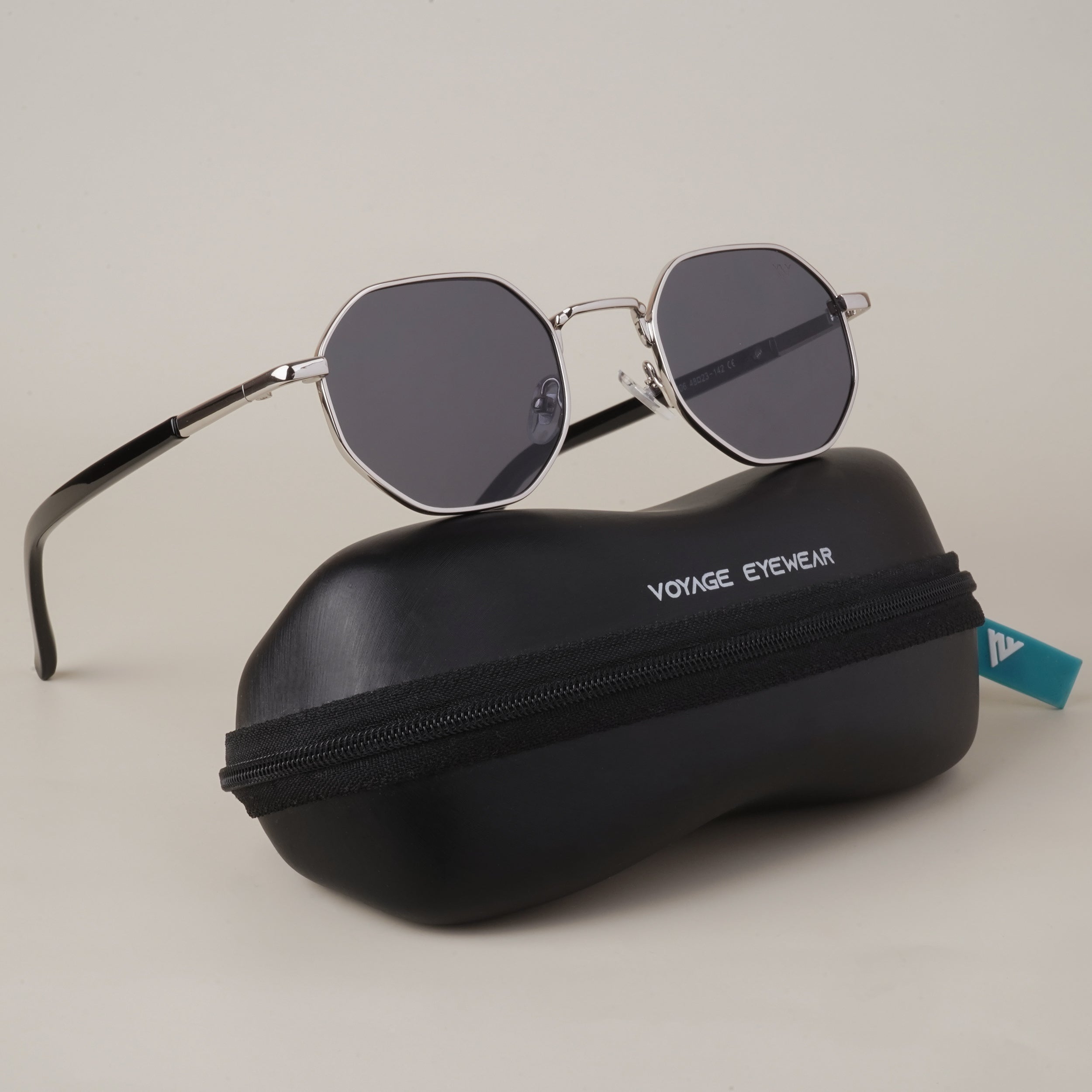 Voyage Black Round Sunglasses MG3770