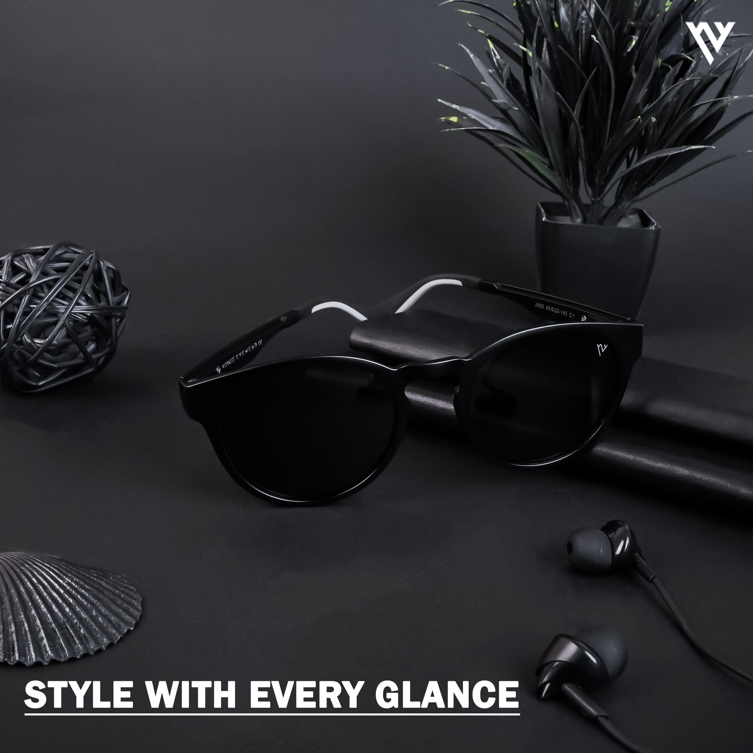 Active Matte Black Polarized Round Sunglasses - PMG4456