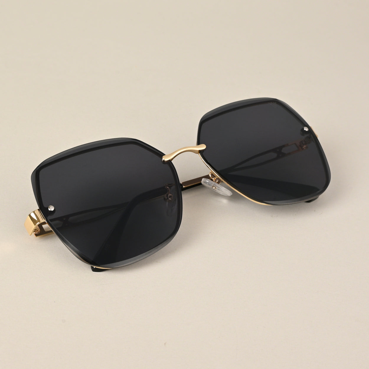 Voyage Black Oversize Sunglasses for Women (456MG4317)