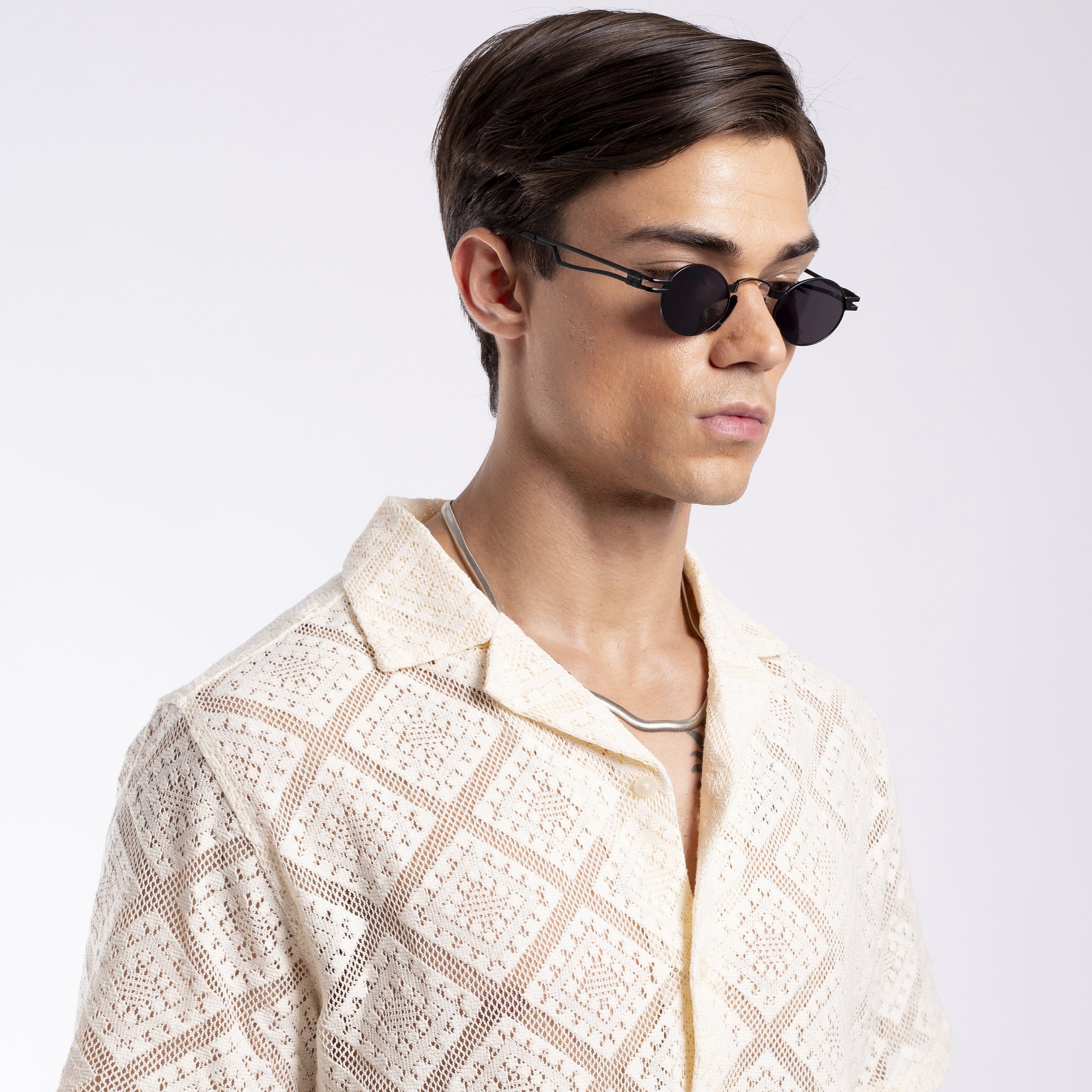 Orbit | Matte Black Round Sunglasses MG3587