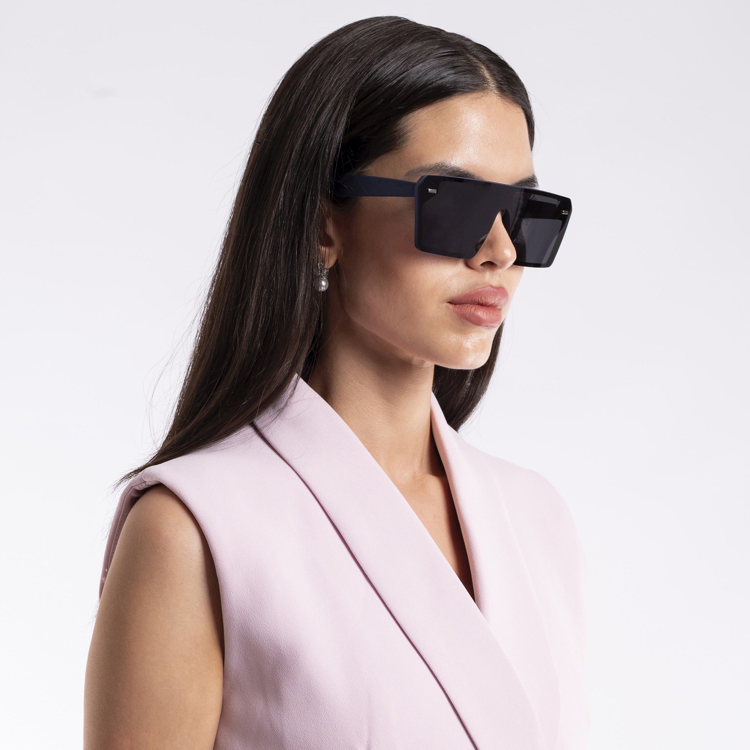 illume | Blue And Black Polarized Wayfarer Sunglasses - PMG3971