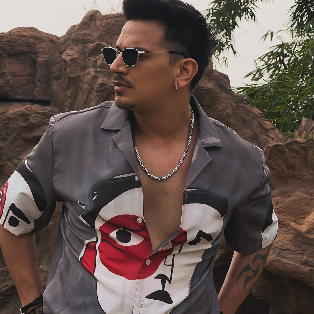 Arrow | Black Silver Retro Square Sunglasses - MG3456