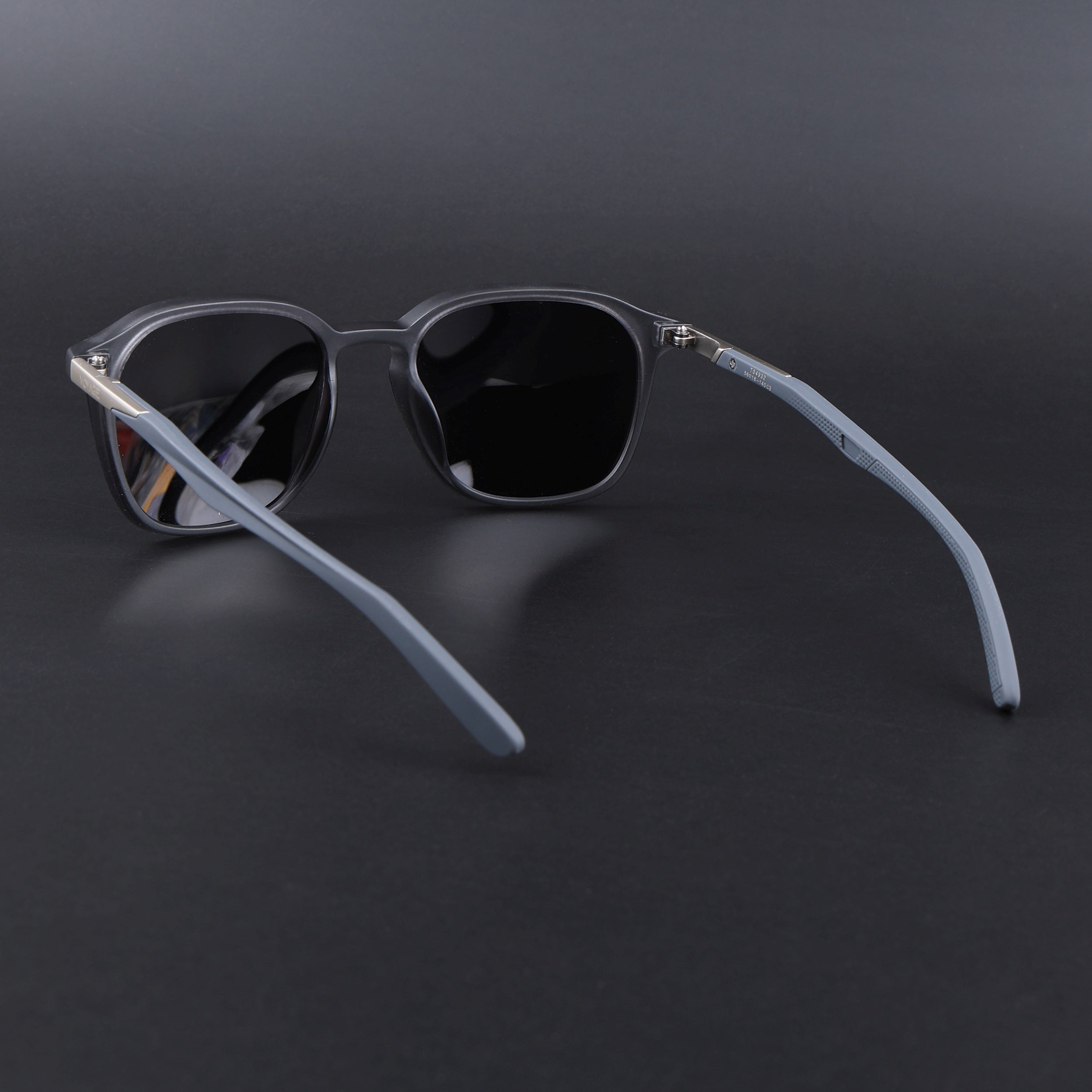 Square Polarized Sunglasses | Black Lens | Grey Frame - PMG6791