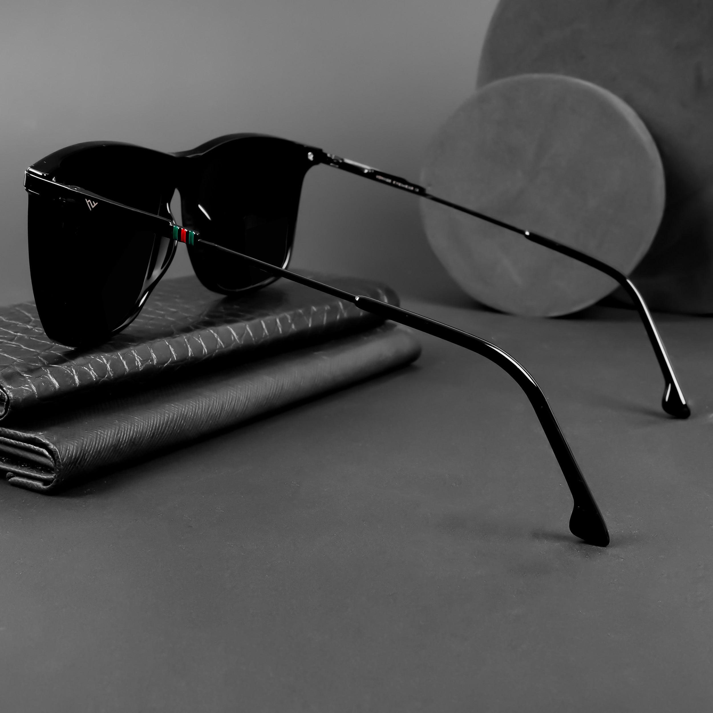 Uptown | Wayfarer Polarized Sunglasses (Black Lens | Shine Black Frame - PMG5036)