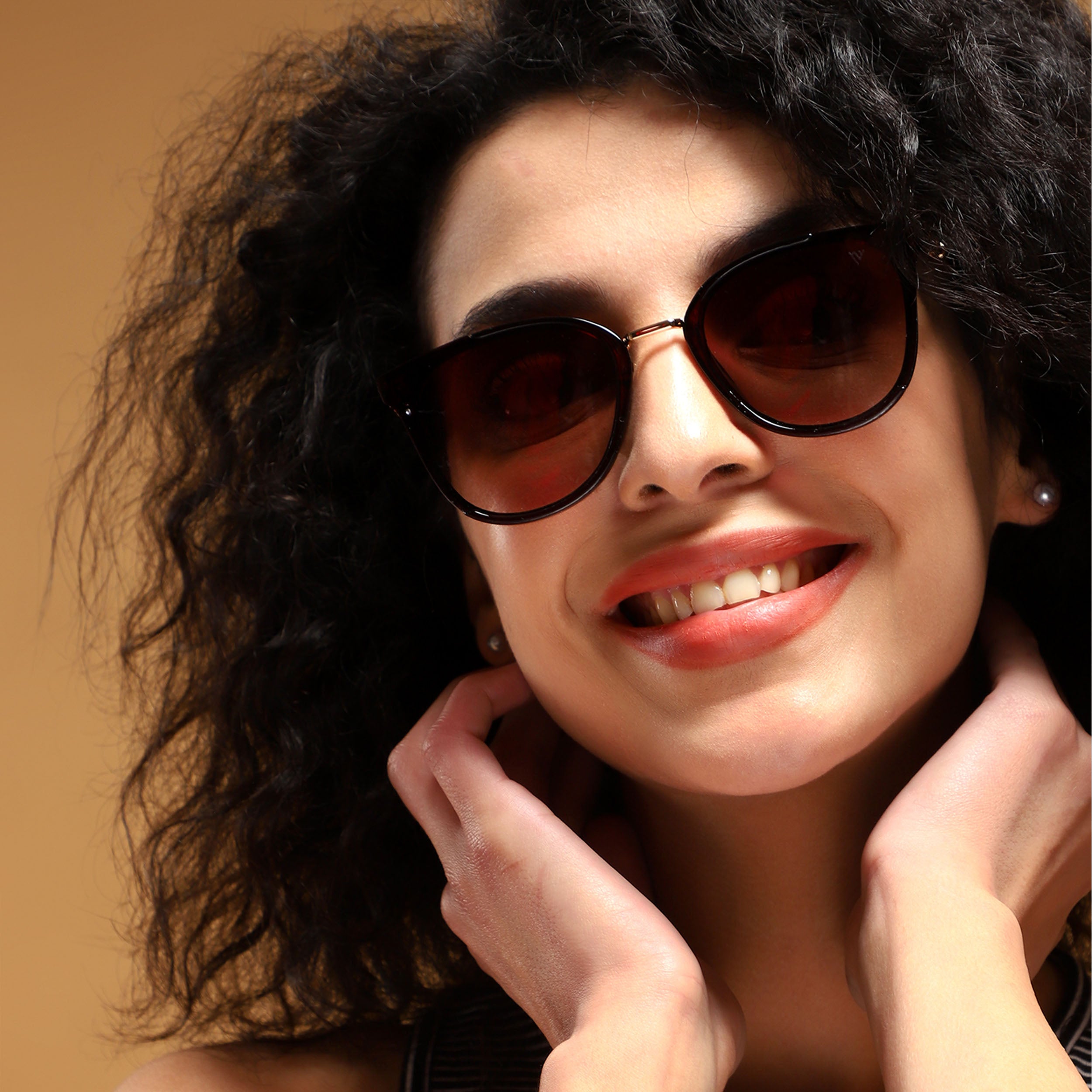 Vixen | Brown Cateye Sunglasses MG3176