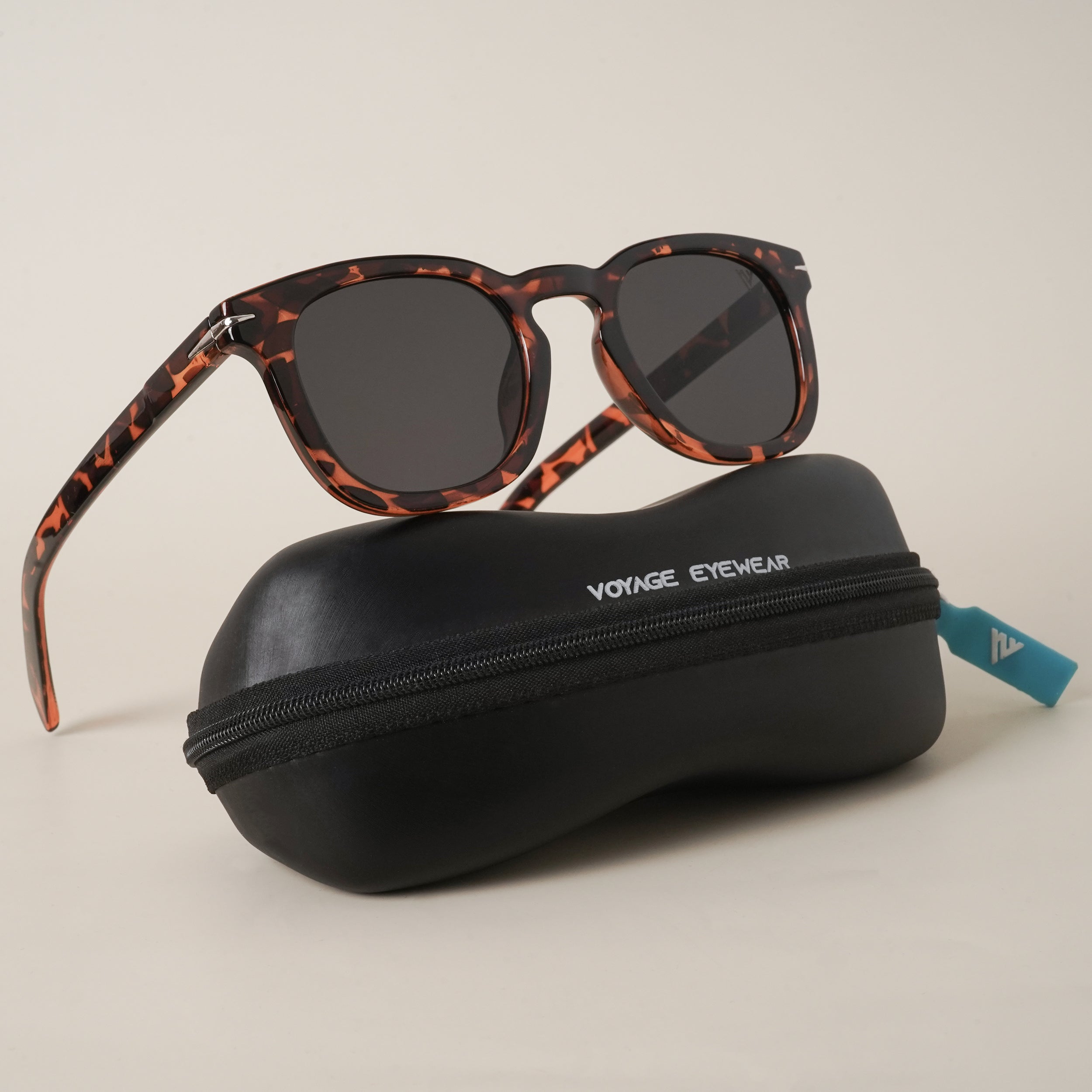 Voyage Black Square Sunglasses - MG3916