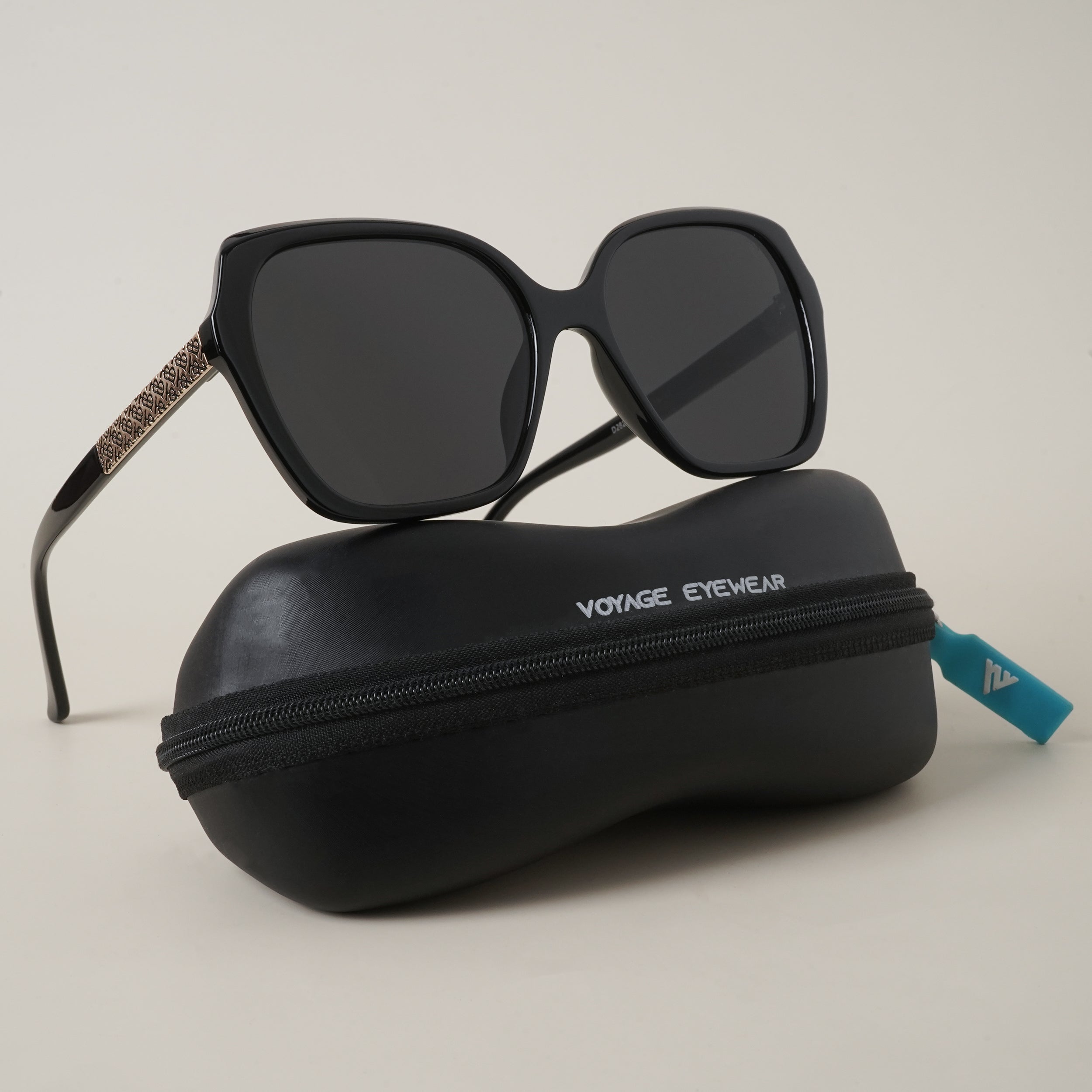 Voyage Black Gradient Over Size Sunglasses MG3738