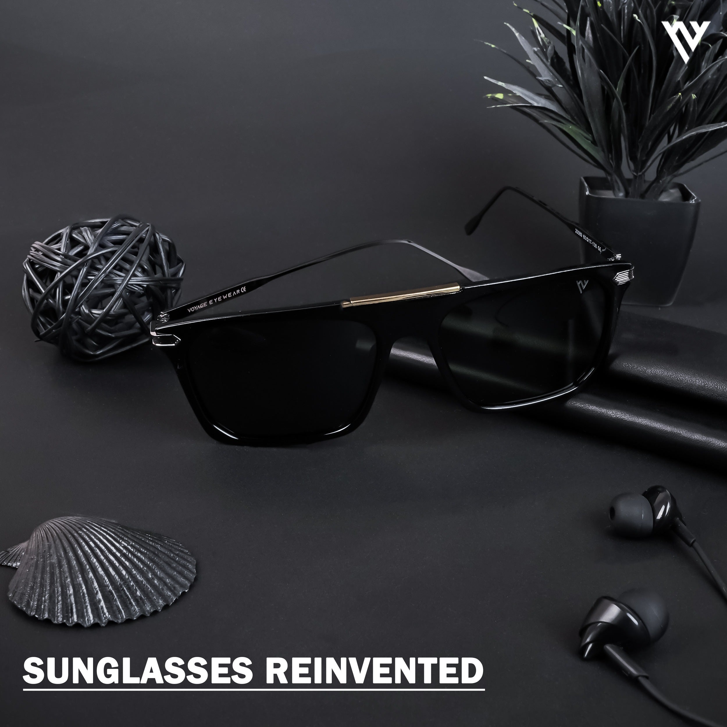 Voyage Exclusive Shine Black Polarized Wayfarer Sunglasses for Men & Women (20089PMG4450)