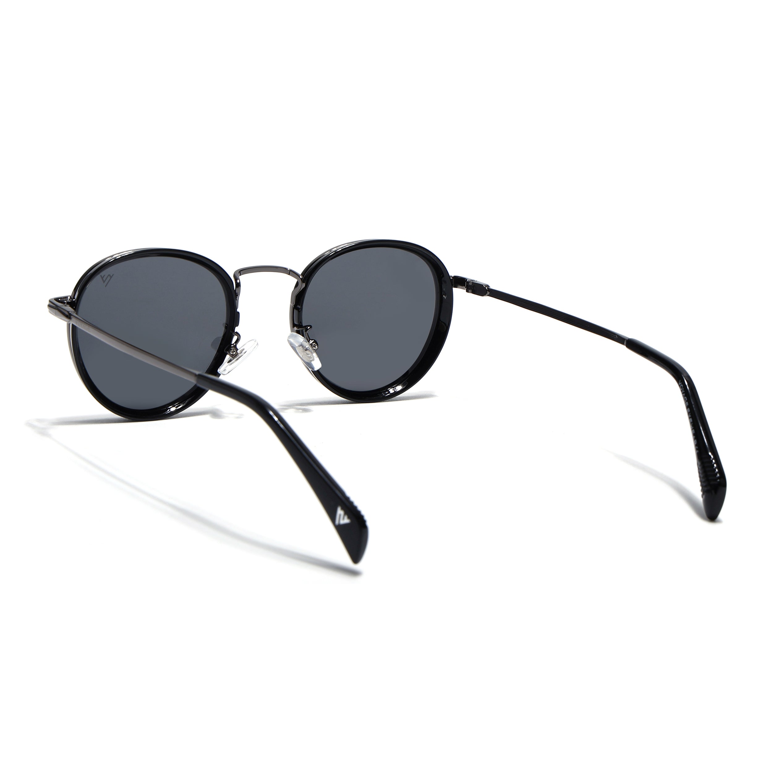 Captain |  Black and Silver Polarized Round Sunglasses - PMG3982