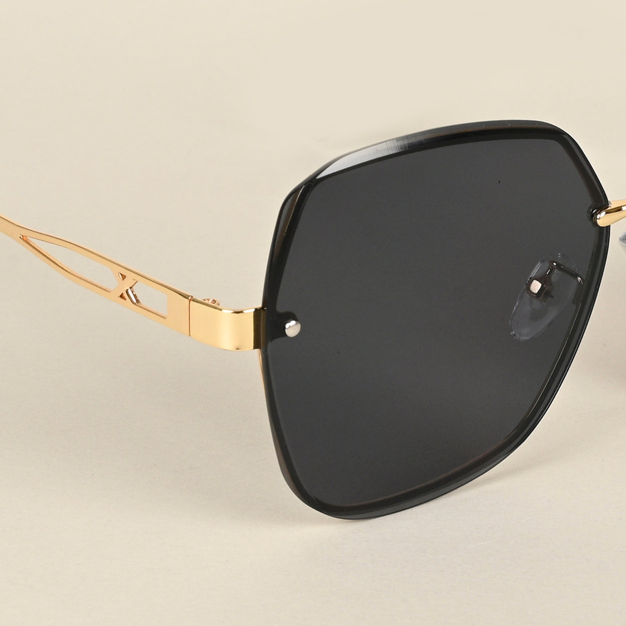 Voyage Black Oversize Sunglasses for Women (456MG4317)