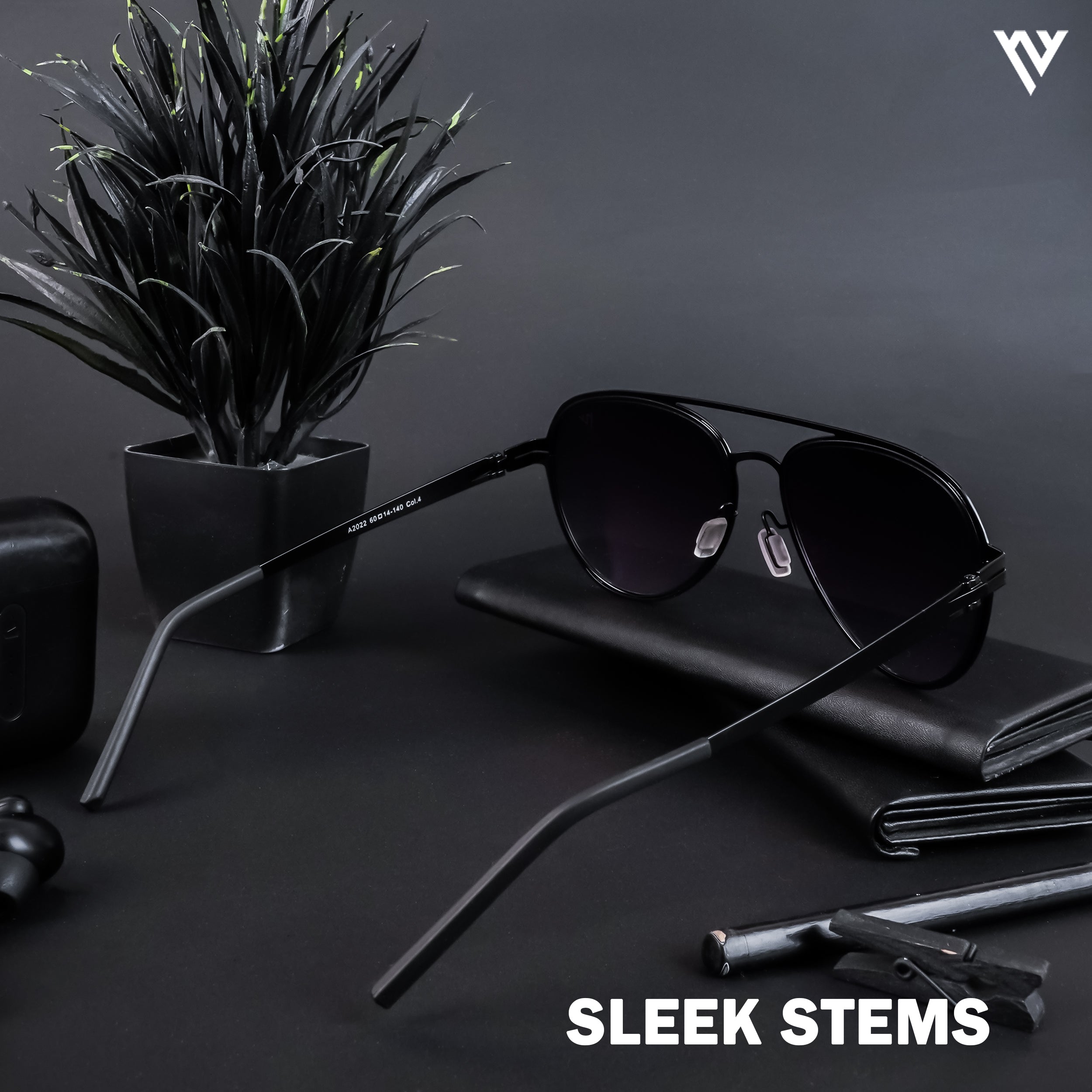 Black & Golden Polarized Aviator Sunglasses - PMG4289