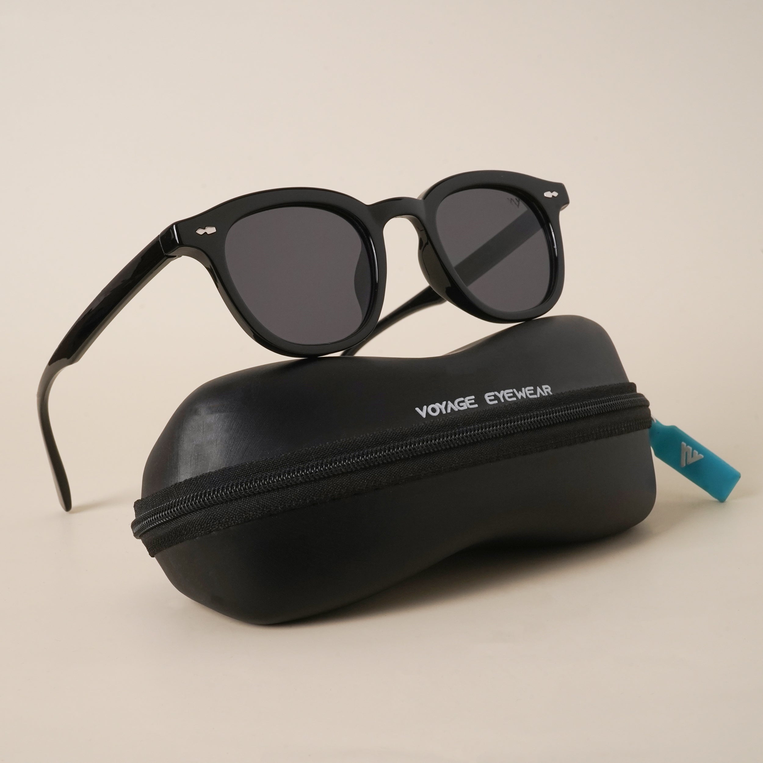 Voyage Black Round Sunglasses (86374MG3905)