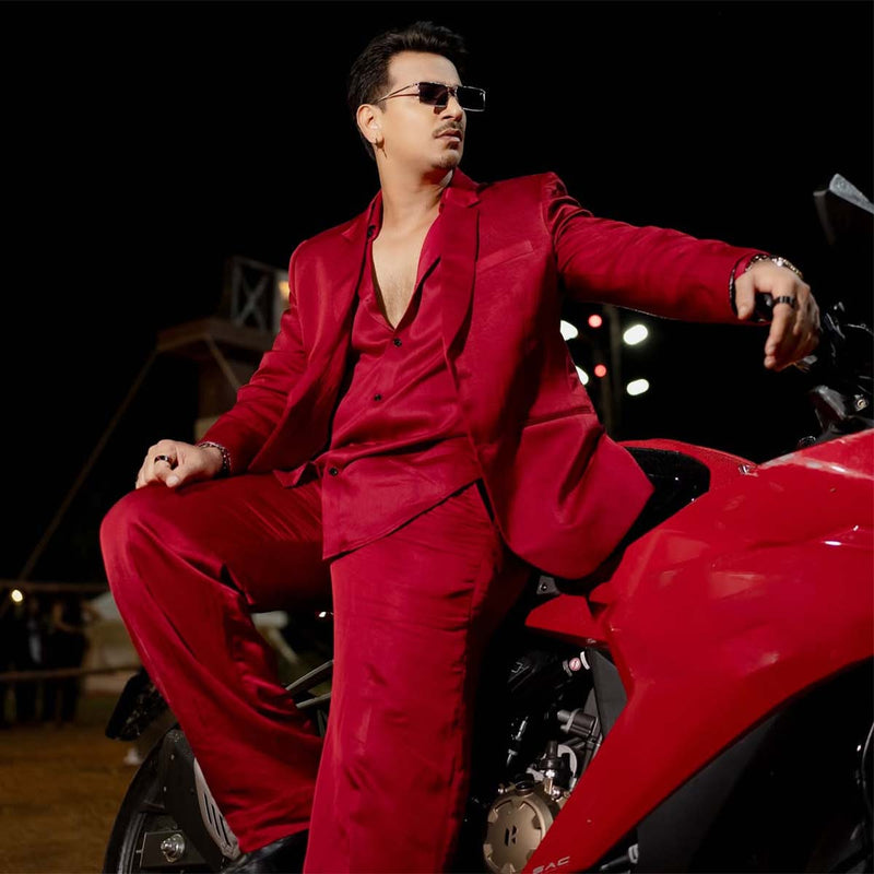 Silver Digger | Black & Silver Rectangular Sunglasses - MG3573