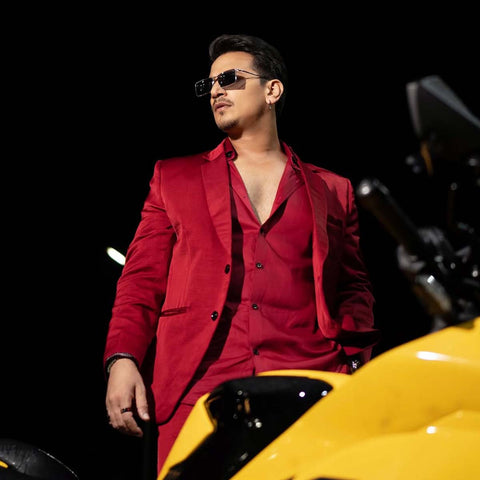 Silver Digger | Black & Silver Rectangular Sunglasses - MG3573