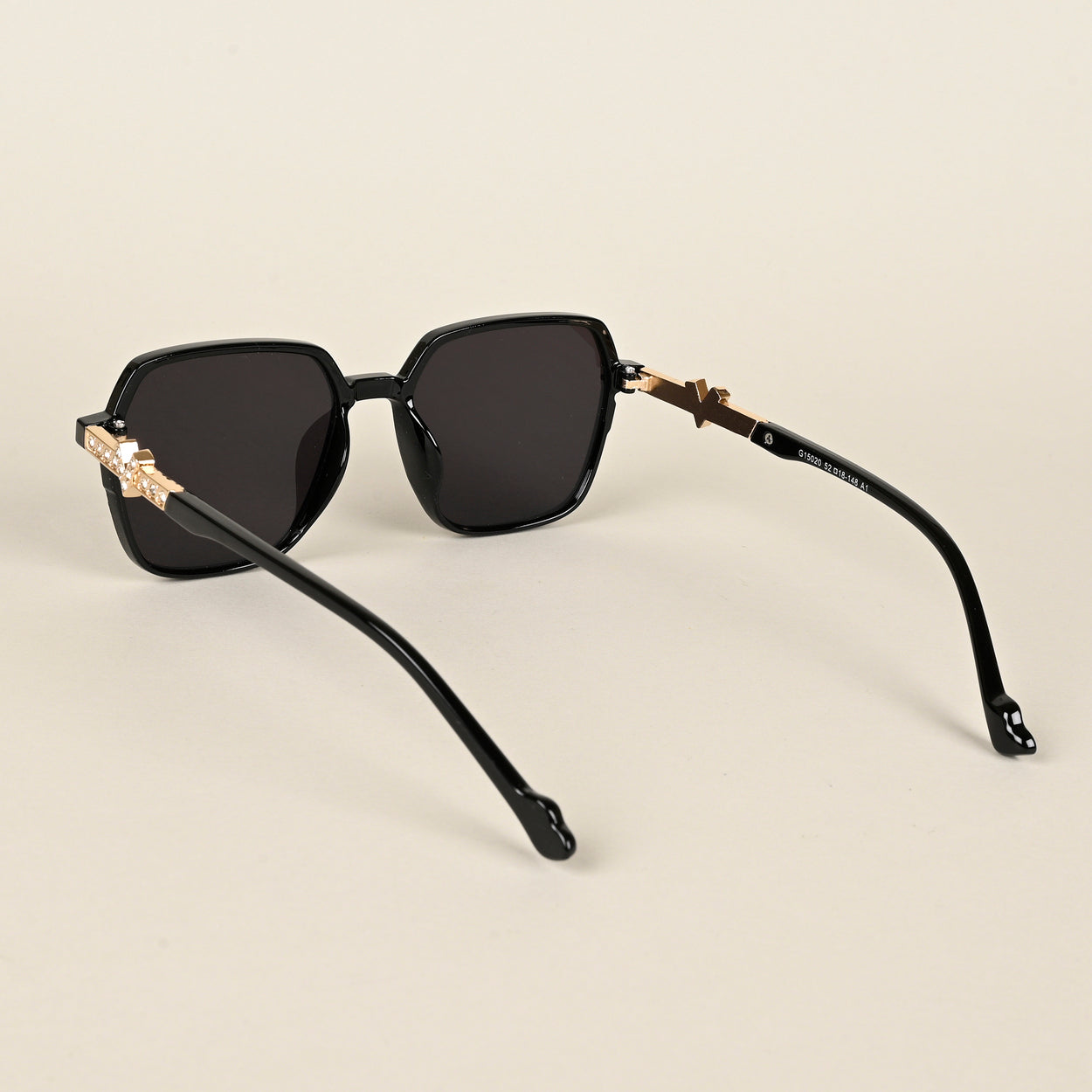 Voyage Black Square Sunglasses for Women (G15020MG4231)