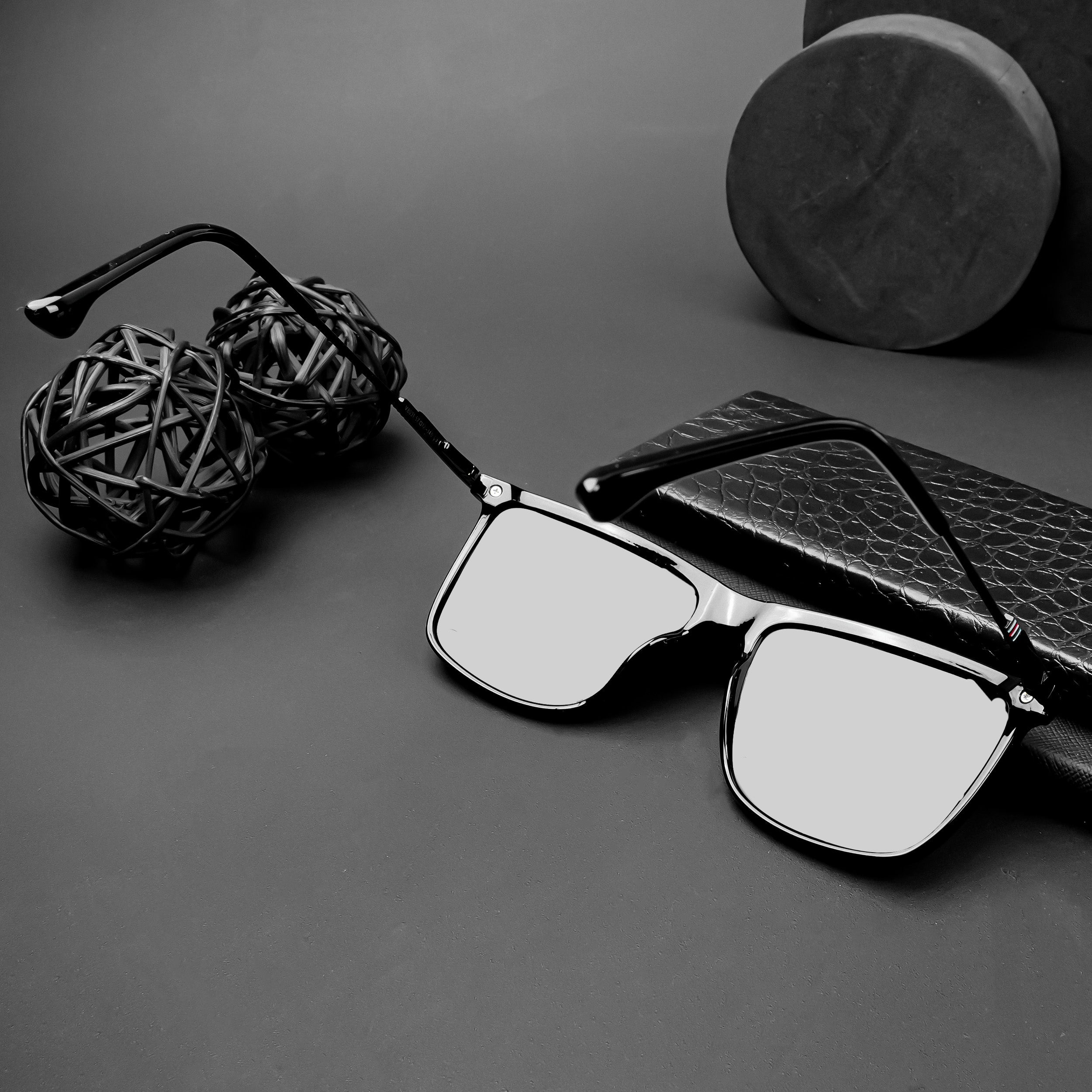 Uptown | Wayfarer Polarized Sunglasses (Black Lens | Shine Black Frame - PMG5036)